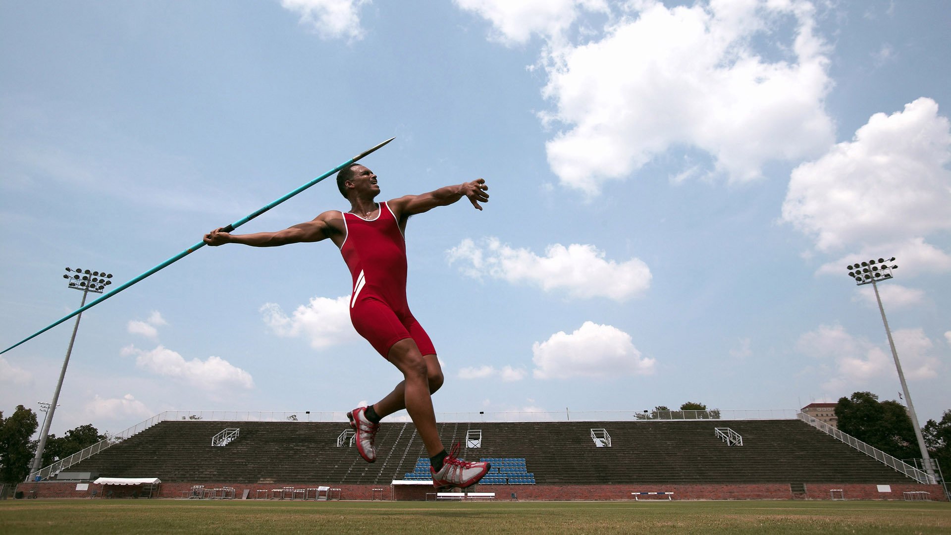 皇马主席弗洛伦蒂诺荣膺环球足球最佳主席奖，皇马最伟大的队长