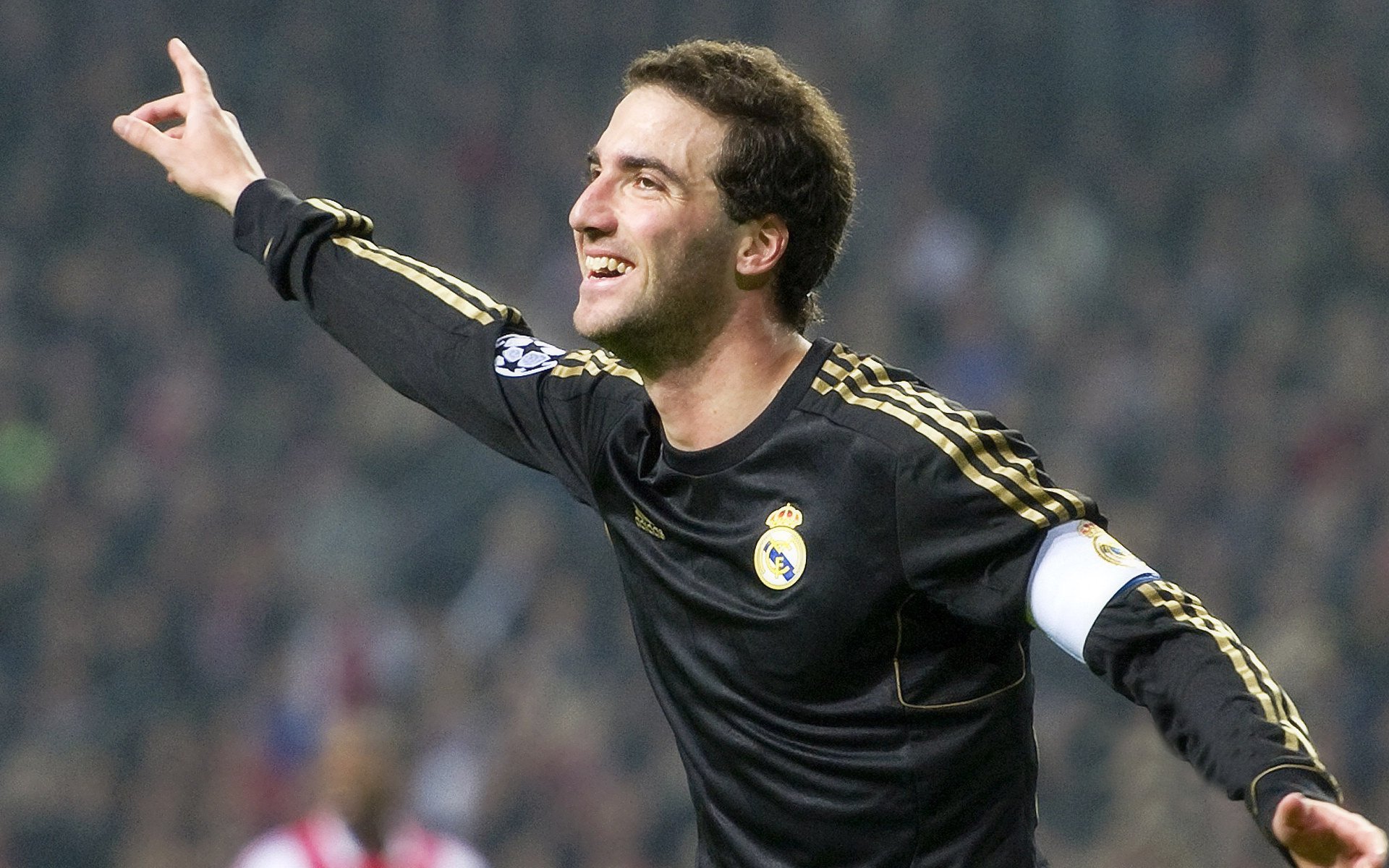 排名追赶：争夺欧冠席位的激烈角逐，欧冠排程